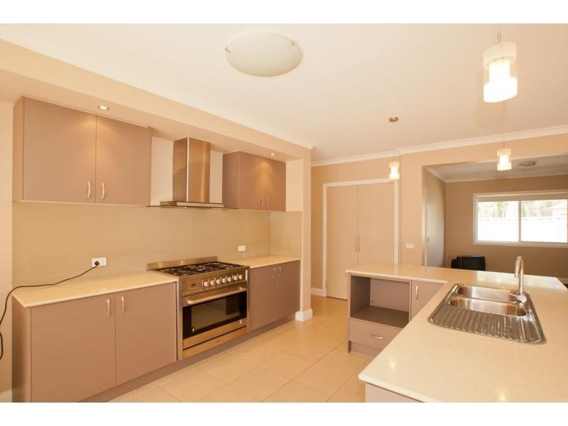 3 Waterview Drive, White Hills VIC 3550