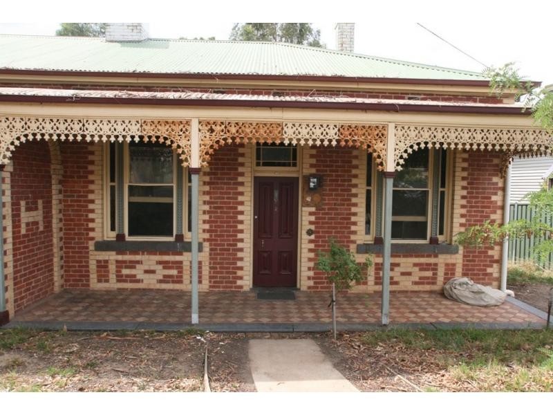 2 Breen Street, Quarry Hill VIC 3550