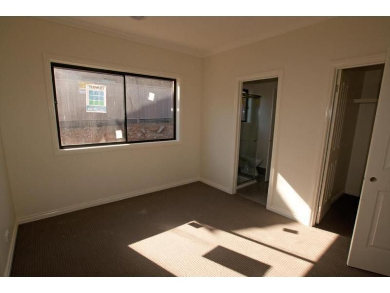 36 Friswell Avenue, Flora Hill VIC 3550