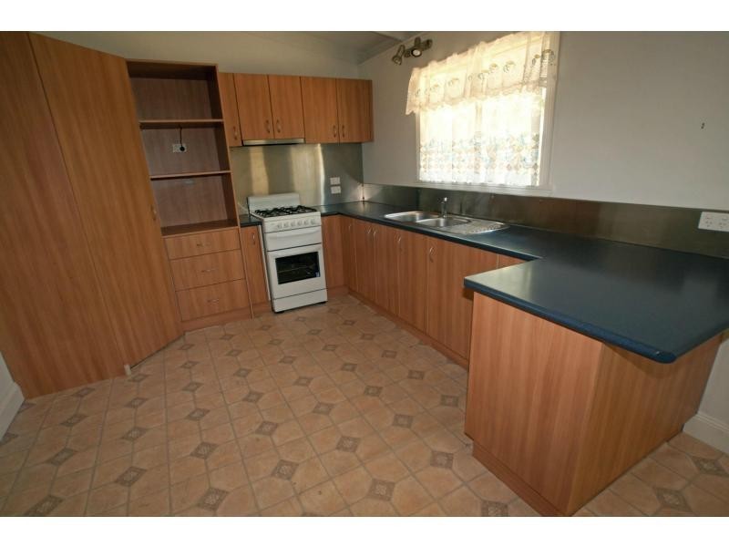 4 Glencoe Street, Kennington VIC 3550