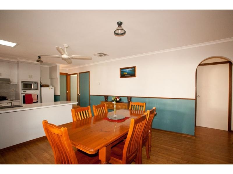 8 Pearce Street, California Gully VIC 3556