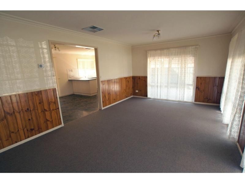 14 Jamison Park Drive, Kangaroo Flat VIC 3555