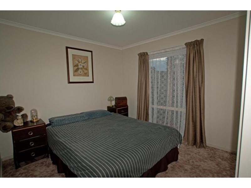 31 Pattison Drive, Kangaroo Flat VIC 3555