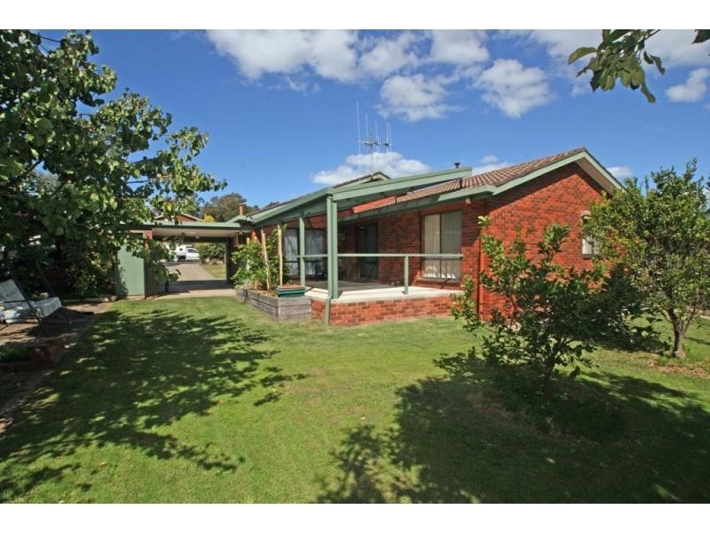 25 Cheriton Drive, Strathdale VIC 3550