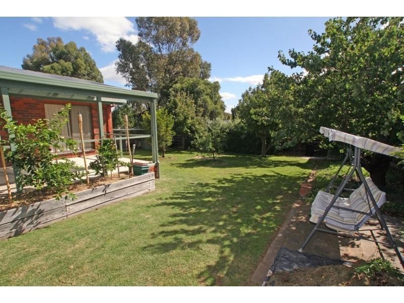 25 Cheriton Drive, Strathdale VIC 3550