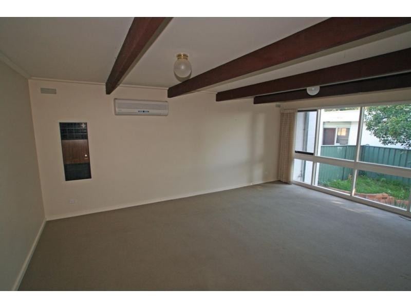 4/12 Harpin Street, Strathdale VIC 3550