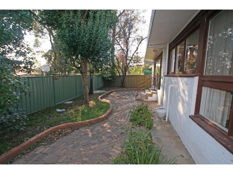 4/12 Harpin Street, Strathdale VIC 3550