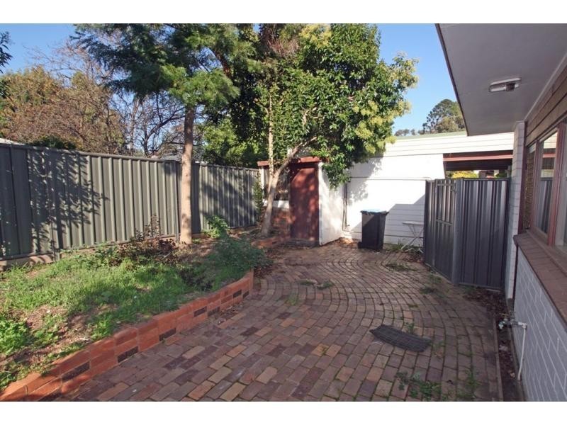 4/12 Harpin Street, Strathdale VIC 3550