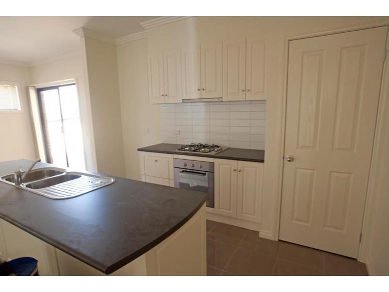 28 Friswell Avenue, Flora Hill VIC 3550