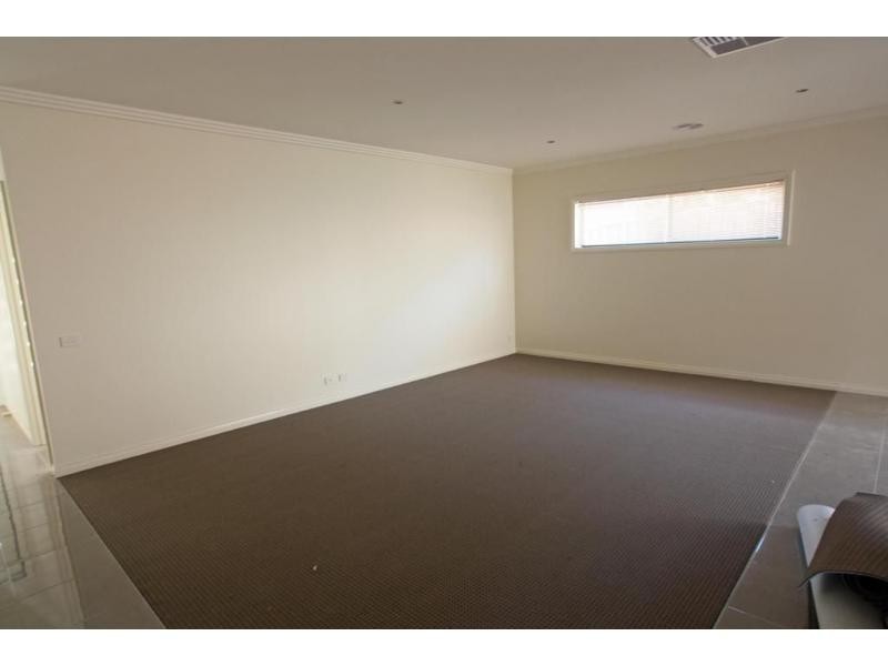 28 Friswell Avenue, Flora Hill VIC 3550