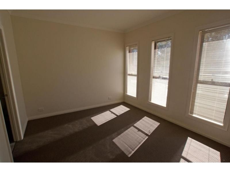 28 Friswell Avenue, Flora Hill VIC 3550