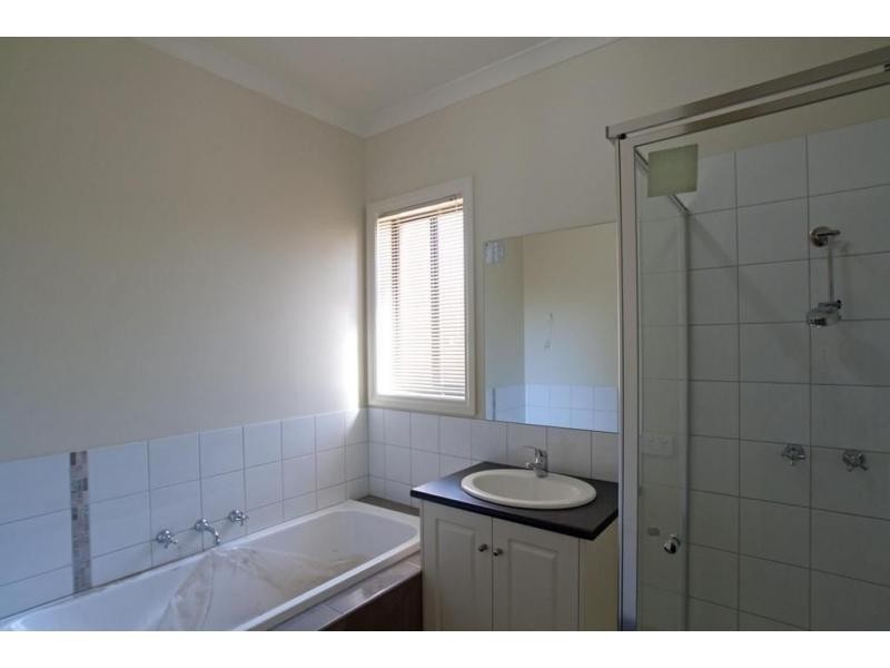 28 Friswell Avenue, Flora Hill VIC 3550