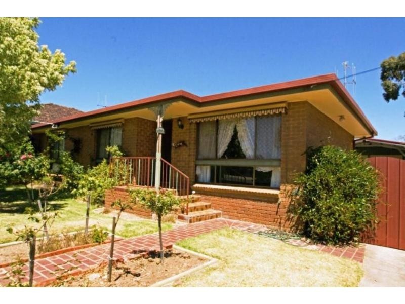 16 Walls Street, Eaglehawk VIC 3556