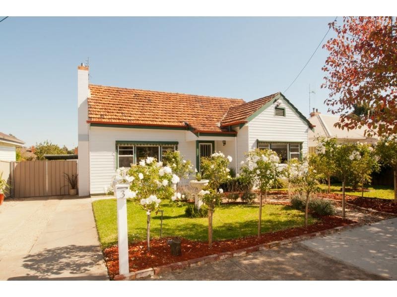 Flora Hill VIC 3550