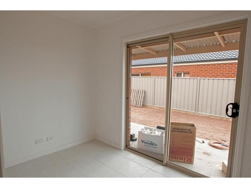 18 Victoria Street, Kangaroo Flat VIC 3555