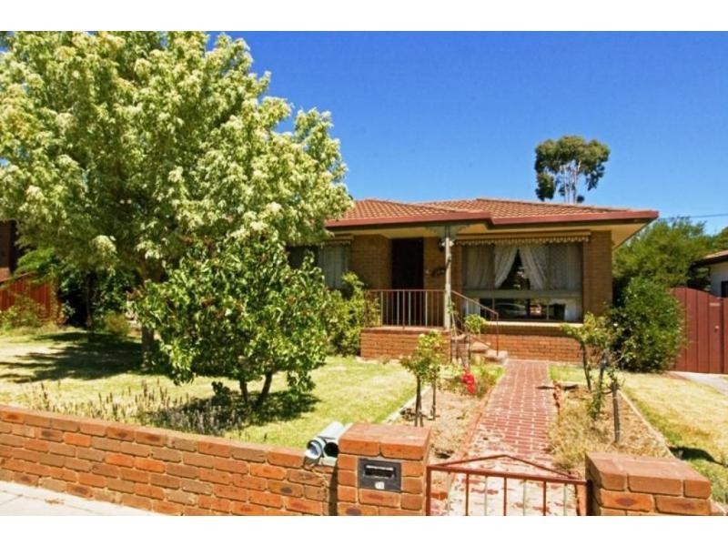 16 Walls Street, Eaglehawk VIC 3556