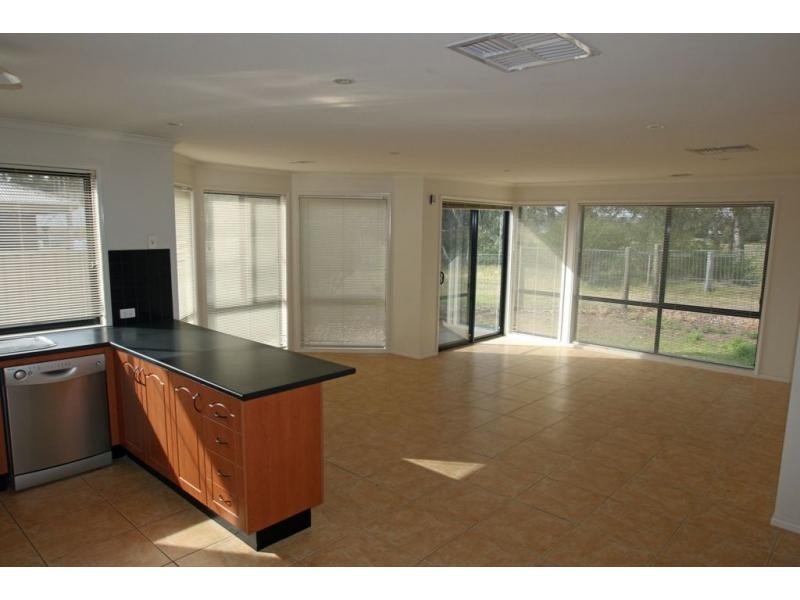 17 Bassett Drive, Strathfieldsaye VIC 3551