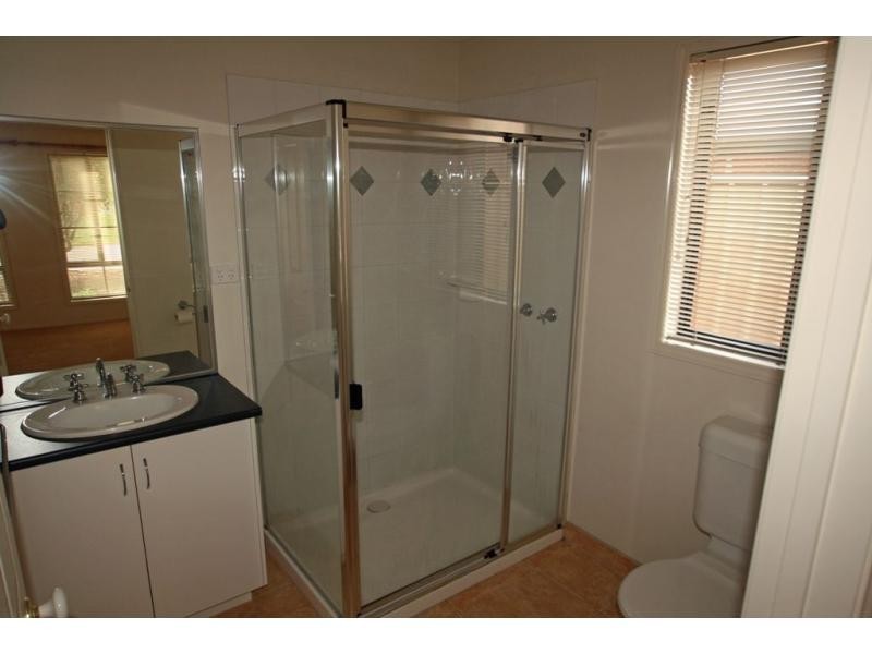 17 Bassett Drive, Strathfieldsaye VIC 3551