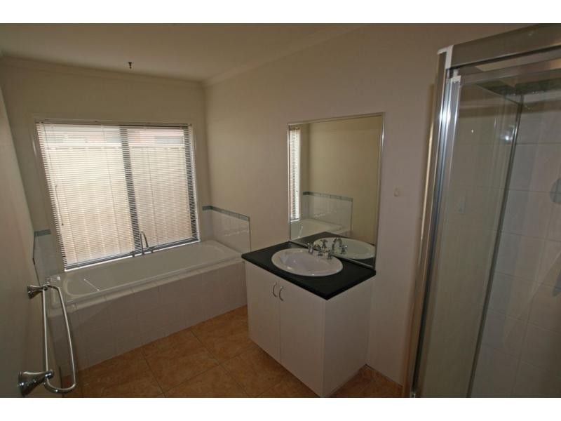 17 Bassett Drive, Strathfieldsaye VIC 3551