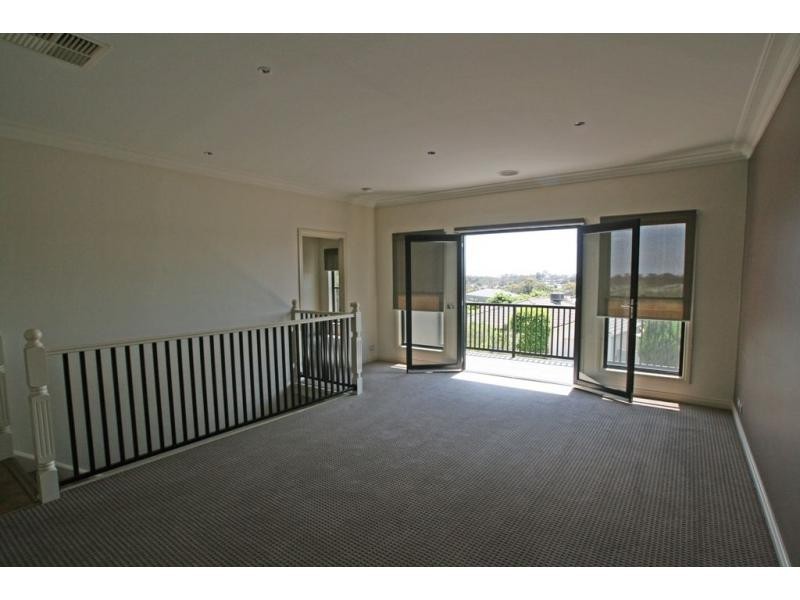 11B Gumnut Rise, Strathdale VIC 3550