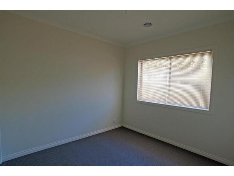 28 Friswell Avenue, Flora Hill VIC 3550