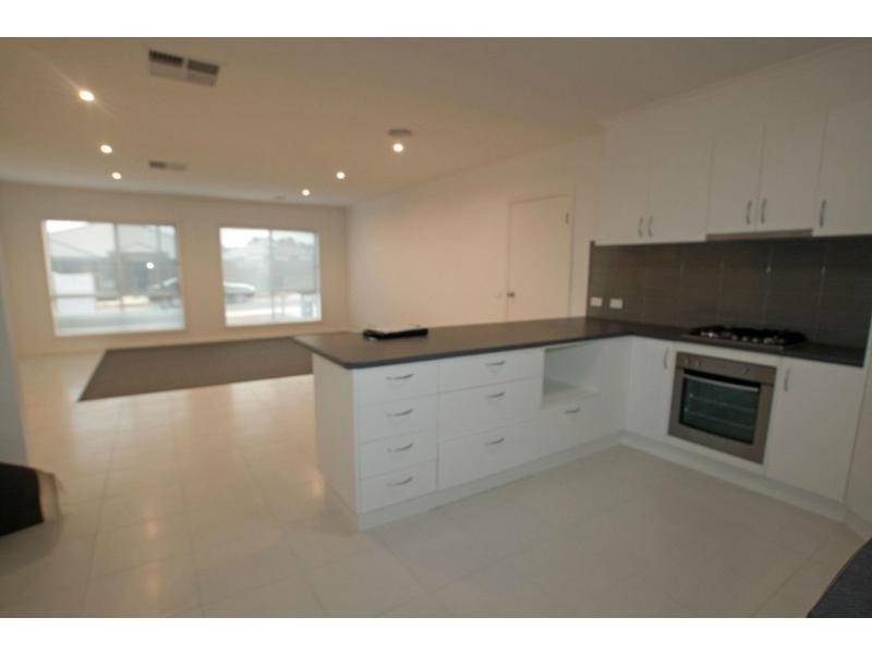 18 Victoria Street, Kangaroo Flat VIC 3555