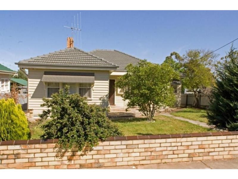 10 Albion Street, Kennington VIC 3550