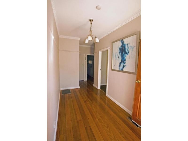 10 Albion Street, Kennington VIC 3550