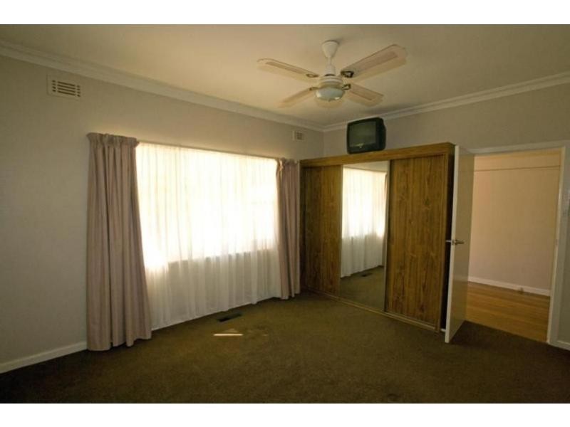 10 Albion Street, Kennington VIC 3550