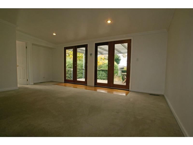 3 Malcolm Street, Quarry Hill VIC 3550