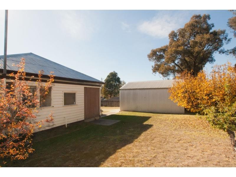 11 Lawson Street, Spring Gully VIC 3550