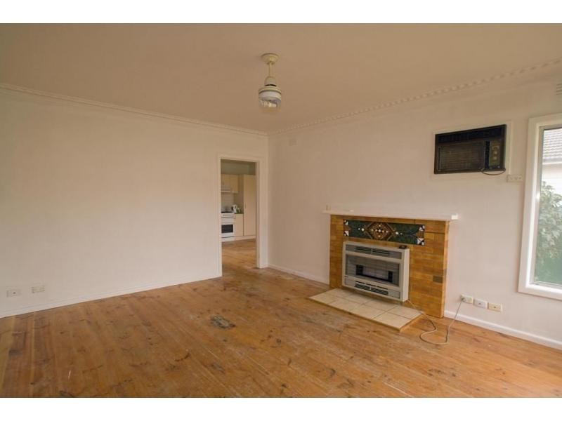 1 Ford Street, Kangaroo Flat VIC 3555