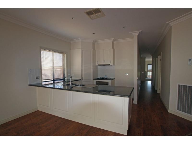 11 Gumnut Rise, Strathdale VIC 3550