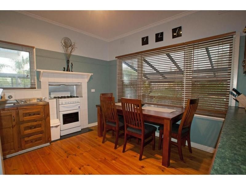 8. Derna Court, Golden Square VIC 3555