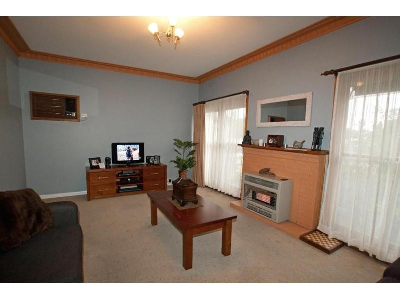 8. Derna Court, Golden Square VIC 3555