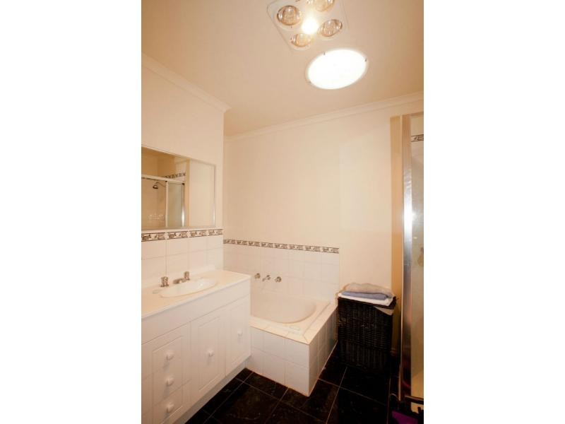 Flora Hill VIC 3550