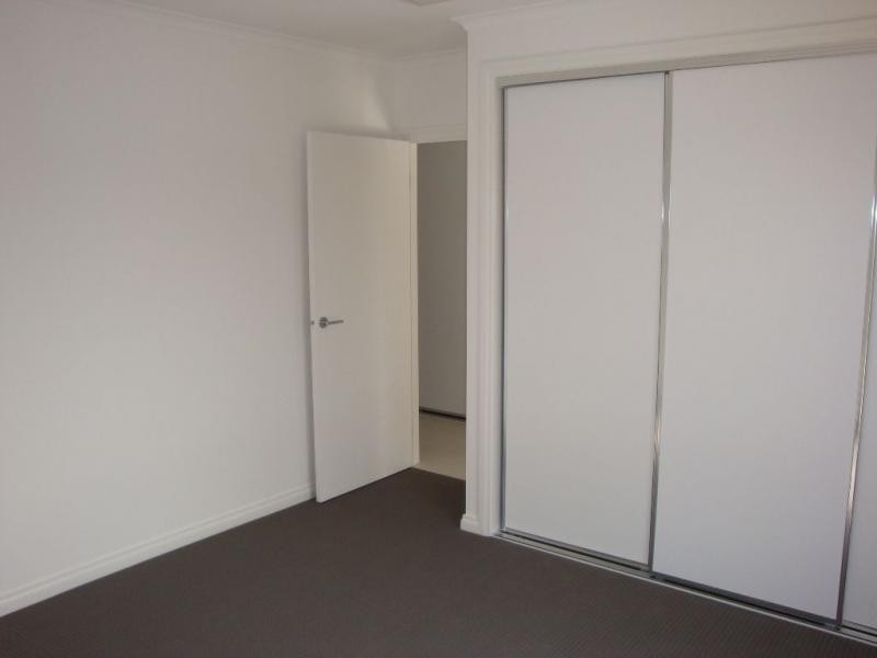 16 Victoria Avenue, Kangaroo Flat VIC 3555