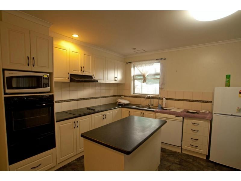 9 Ironbark Road, North Bendigo VIC 3550