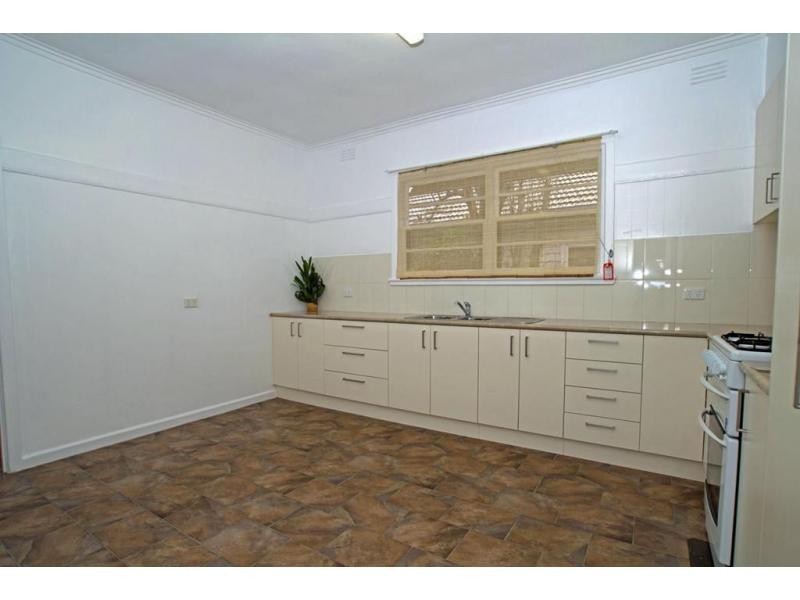 6 Bendigo Crescent, Flora Hill VIC 3550