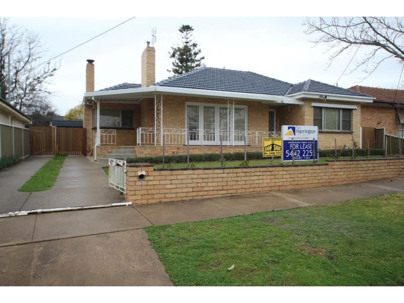 5 Ewing Court, Flora Hill VIC 3550