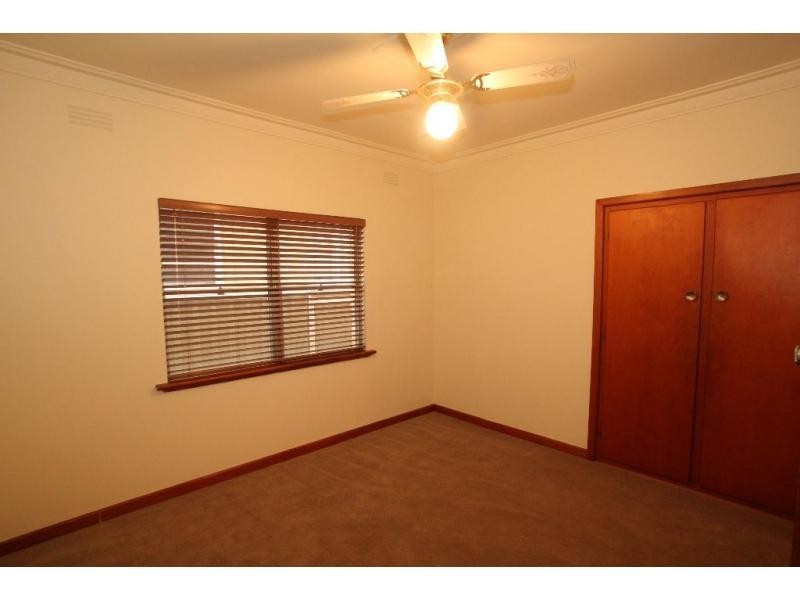 .5 Ewing Avenue, Flora Hill VIC 3550
