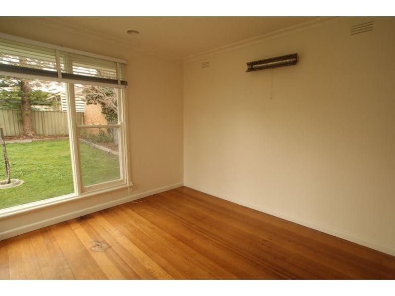 .5 Ewing Avenue, Flora Hill VIC 3550