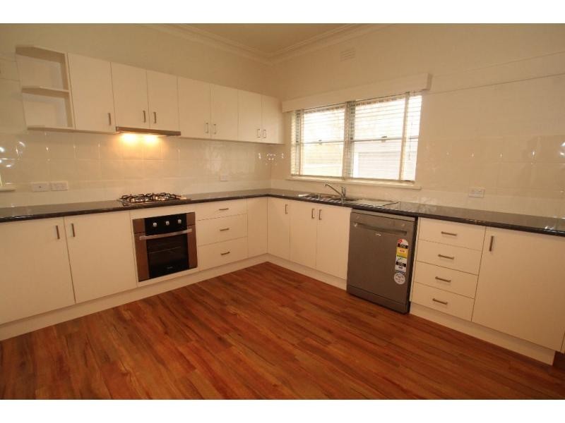 .5 Ewing Avenue, Flora Hill VIC 3550