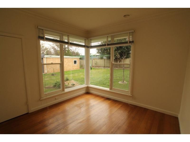 .5 Ewing Avenue, Flora Hill VIC 3550