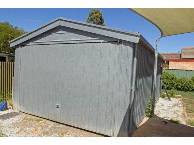 4 Thomas Street, Kangaroo Flat VIC 3555