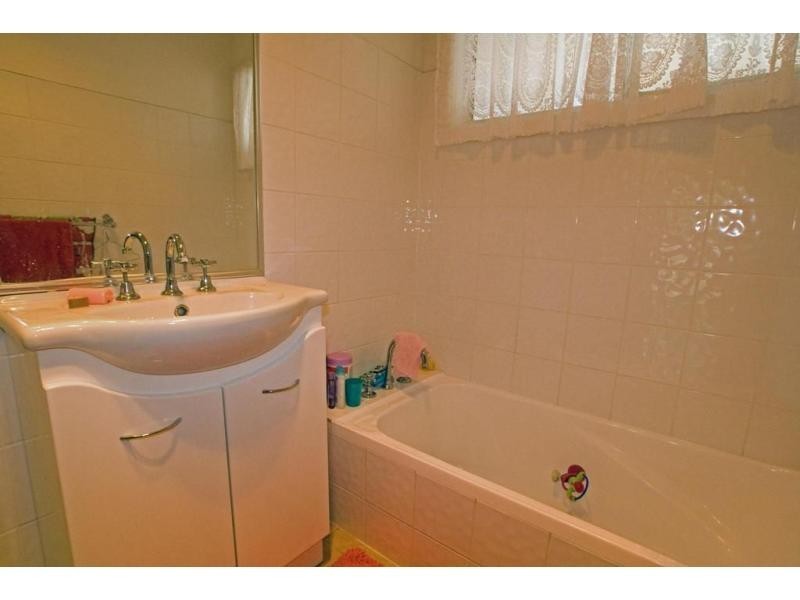 4 Thomas Street, Kangaroo Flat VIC 3555