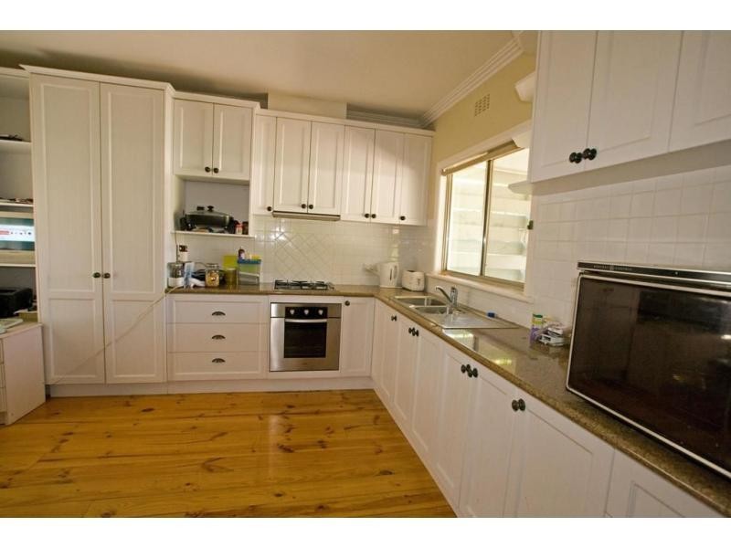 4 Thomas Street, Kangaroo Flat VIC 3555