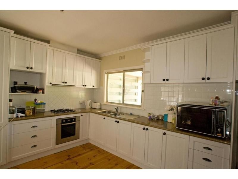 4 Thomas Street, Kangaroo Flat VIC 3555