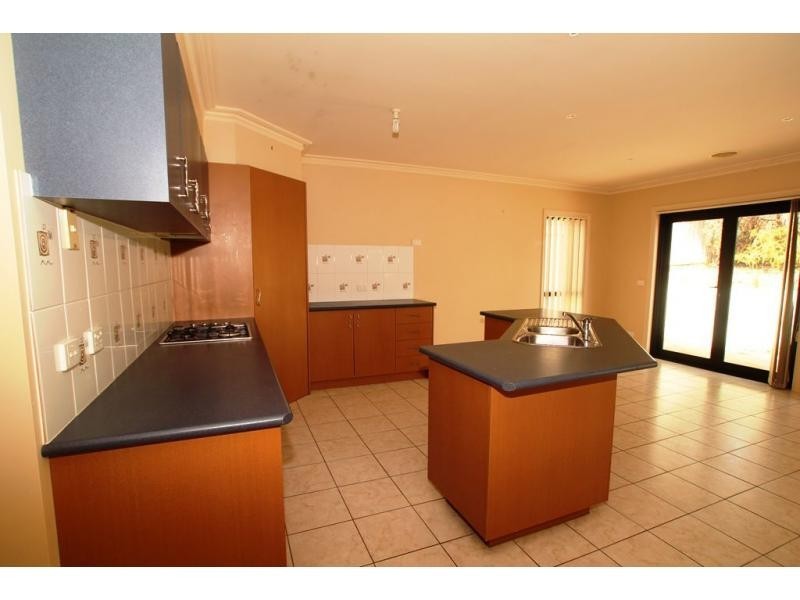10A Devon Close, Strathdale VIC 3550