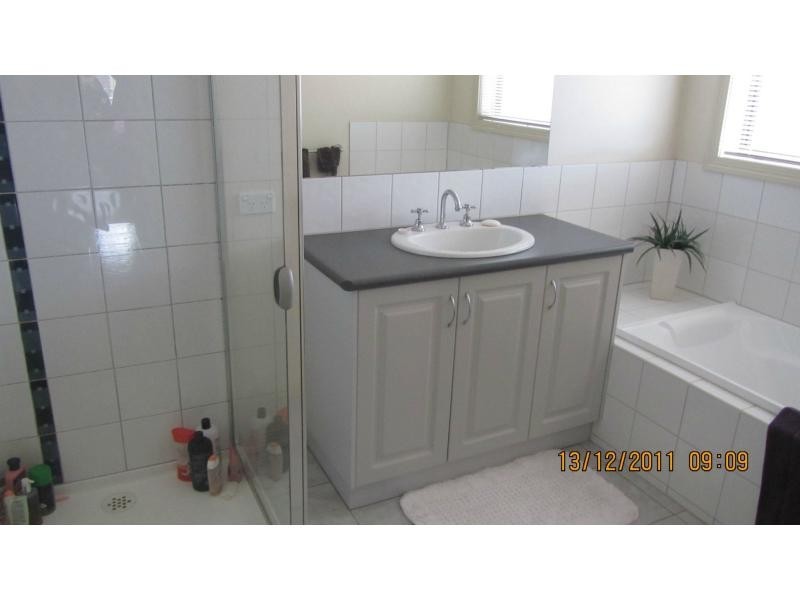 1/7 Bottlebrush Court, Strathdale VIC 3550